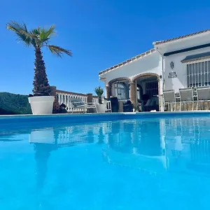Casira, En Kamers,viñuela, Costa Del Sol Bed and breakfast